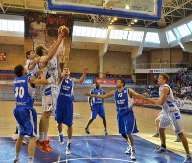 Baschetbaliştii orădeni joacă pe teren propriu cu echipa CS Otopeni
